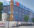 Bild: Hladik
In den ehemaligen "Esprit" am Eingang der Weidener Max-Reger-Straße soll wieder ein Bekleidungsgeschäft einziehen. Derzeit läuft eine umfangreiche Sanierung am Gebäude.