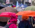 Bild: Peter Kneffel/dpa
Im Laufe des Tages ziehen schauerartige Regenfälle über den Freistaat. (Symbolbild)