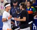 Bild: Frank Franklin II/AP/dpa
Nach dem Match gab es noch einen kleinen Disput zwischen Daniel Altmaier (l) und Stefanos Tsitsipas.