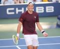 Bild: Seth Wenig/AP/dpa
Es wartet ein großer Auftritt: Jan-Lennard Struff wird sich mit Novak Djokovic messen.