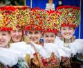Bild: Friso Gentsch/dpa
Mitglieder der Trachtengruppe Schaumburg Lippe tragen beim Tag der Niedersachsen in Osnabrück ihre traditionelle Tracht.