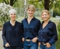 Bild: Sophia Eva Photography
Die KoKi-Mitarbeiterinnen Andrea Binder, Steffi Hierl und Carola Glötzl (von links) warten mit einem breiten Kursangebot für Eltern von Kleinkindern auf.