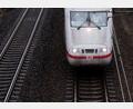 Symbolbild: Julian Stratenschulte/dpa
Betroffene beider ICE müssen Geduld mitbringen.
