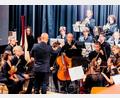 Bild: Stefan Frank
Desar Sulejmani wird das Ostbayerische Jugendsinfonieorchester auch am 12. September in der Schwarzachtalhalle Neunburg dirigieren.