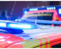 Bild: Julian Stratenschulte/dpa
Ein Auto erfasste in einem Garten einen 60-Jährigen, der dabei schwer verletzt wurde. (Symbolbild)