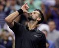 Bild: Adam Hunger/AP/dpa
Novak Djokovic widmet seinem Sieg seiner Tochter, die ihren 8. Geburtstag feierte.