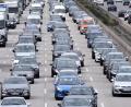 Symbolbild: Jürgen Mahnke/dpa
Ein brennender Lkw sorgte auf der A 9 im Landkreis Bayreuth für Verkehrschaos.