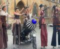 Bild: Susanne Schwab
Mit ihrer Steampunk-Rakete, den Stelzen und ihren Kostümen sorgten die fünf Damen von "Lichtfieber" aus Neustadt am Kulm für große Aufmerksamkeit.
