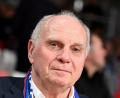 Bild: Ulrich Gamel/Bildagentur kolbert-press/dpa
Uli Hoeneß bezieht im Doppelpass Stellung.