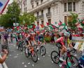 Bild: Miguel Oses/AP/dpa
Seit Tagen gibt es bei der Vuelta propalästinensische Proteste.