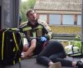 Bild: bnr
Zum Teil schwerverletzte Fahrgäste mussten von den Einsatzkräften der Feuerwehr aus den Waggons geborgen werden.