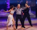 Bild: Rolf Vennenbernd/dpa
„Let's Dance“-Profitänzer Anastasia (l.) und Sergiu Maruster (r.) haben ihre Traumhochzeit gefeiert. Mit Ex-Turnprofi Fabian Hambüchen (M.) ertanzte sich „Nastia“ den dritten Platz.
