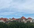 Bild: ihl
Die Dachlandschaft der Nabburger Altstadt soll weiterhin nicht durch Photovoltaik beeinträchtigt werden. Der Bauausschuss lehnt zwei Anfragen ab.