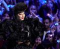 Bild: Charles Sykes/Invision/AP/dpa
Für Lady Gaga war es ein aufregender Abend: Sie bekam mehrere Preise - und trat danach noch bei einem Konzert auf.