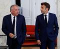 Bild: Ludovic Marin/AFP POOL/AP/dpa
Nicht nur für den Premier auch für Macron ist es eine Schlappe. (Archivbild)