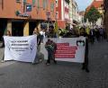 Bild: Stefan Dietl/exb
Rund hundert Menschen beteiligten sich nach Veranstalterangaben an der Kundgebung.