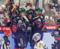 Bild: Andreas Gora/dpa
Meister Eisbären Berlin mit Ty Ronning (2.v.l) unterstrich seine Ausnahmestellung zum DEL-Auftakt gegen Dresden.