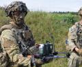 Bild: bö
Die Soldaten der Strykerbrigade haben es in kürzester Zeit gelernt, sowohl mit Aufklärungs- als auch mit Kampfdrohnen umgehen zu können. Hier eine Drohne mit einem fiktivem Sprengsatz kurz vor dem Start in Mud-Hut-Village in der Nähe der ehemaligen Ortschaft Griffenwang.
