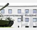 Archivbild: Petra Hartl
In der Schweppermann-Kaserne in Kümmersbruck will die Bundeswehr in den nächsten Jahren 135 Millionen investieren. Unter anderem will man auf dem eigenen Standortübungsplatz Freihöls einen Verkehrsübungsplatz bauen.
