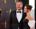 Bild: Thomas Banneyer/dpa
Sasha nervt seine Frau Julia manchmal mit einem fehlenden Leerzeichen.