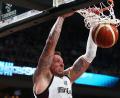 Bild: Matthias Stickel/dpa
Daniel Theis und den deutschen Basketballern fehlen noch zwei Siege zum EM-Titel.