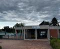 Bild: Mutiara Sudarma
Graue Wolken über dem Freibad in Obervichtach: Badewetter sieht anders aus - auch in diesem Jahr bleiben viele Besucher aus.