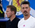 Bild: Sven Hoppe/dpa
Sandro Wagner (rechts) war vor seinem Job in Augsburg der Assistent von Bundestrainer Julian Nagelsmann. (Archivfoto)