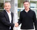 Bild: Stephan Landgraf
Vorstandsvorsitzender Christian Stadler (rechts) hieß den neuen Personalchef Martin Neuhaus offiziell willkommen.