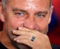 Bild: Manu Fernandez/AP/dpa
Aufatmen bei Flick nach der UEFA-Entscheidung. (Archivbild)