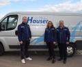 Bild: bnr
Die Hertzstraße in Schwarzenfeld ist die neue Adresse der Hauser Eventservice GmbH, die ihren Standort von Schwandorf nach Schwarzenfeld verlagert hat. Die Unternehmerfamilie (von rechts) Georg Hauser, Katharina Hauser und Sebastian Hauser freut sich über das passende Gelände.