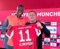 Bild: Klaus Bergmann/dpa
Der Stürmer wird im Bayern-Trikot mit der 11 auflaufen.