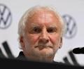Bild: Federico Gambarini/dpa
Rudi Völler wirbt um Nachsicht mit Nationalstürmer Nick Woltemade. (Archivbild)