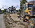 Bild: soj
Eine der größten Baustellen in Ebnath ist zurzeit die Erneuerung von Kanal und Straße im Gregnitzweg.