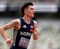 Bild: Petr David Josek/AP/dpa
Jakob Ingebrigtsen aus Norwegen scheidet überraschend aus.