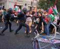 Bild: Manu Fernandez/AP/dpa
Es kam zu Zusammenstößen zwischen Polizei und Demonstranten.