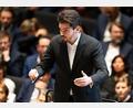 Bild: Sven Hoppe/dpa
Am Montag ist Shani mit dem Orchester in Berlin zu Gast.