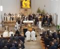 Bild: gi
Erzbischof em. Ludwig Schick aus Bamberg hielt das Requiem für Prälat Professor Dr. Hierold. Mit am Altar als Konzelebranten Abt Maximilian Heim OCist vom Stift Heiligenkreuz, Generalvikar Roland Batz, Regensburg und BGR StD a.D. Siegfried Schweiger sowie Pfarrer Klösel.