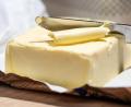 Bild: Hendrik Schmidt/dpa
Für Butter müssen Verbraucher nun weniger bezahlen. (Symbolbild)