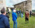 Bild: lg
Der Pflegverwalter Johann Georg Ehrnlechner beklagt sich bei den Besuchern über die Kalamitäten seines Amtes auf der maroden Burg Murach im 18. Jahrhundert.