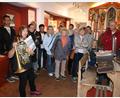 Bild: sne
Marianne Gottschalk mit der 100 Jahre alten Original-Trompete der Grafenwöhrer Stadtkapelle.