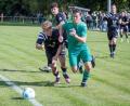 Bild: Günter Uschold
Christian Uschold (grünes Trikot) und seine Teamkollegen vom FC OVI/Teunz verloren gegen den Spitzenreiter SV Haselbach mit 3:4.