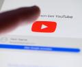 Bild: Robert Michael/dpa
Autoren von Youtube-Videos bekommen Zugang zu neuen KI-Werkzeugen. (Illustration)