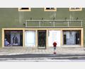 Bild: Albert Braun/exb
Mit seiner Ausstellung verwandelt Künstler Albert Braun Schaufenster der Vilsecker Innenstadt in Rahmen für seine fotodokumentarischen Fotodruck-Kunstwerke.