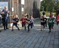 Bild: jr
Start der jüngsten Teilnehmer beim Fischhoflauf, im Hintergrund (von links) ATSV-Vorsitzender Jürgen Steinhauser, Bürgermeister Franz Stahl und Landrat Roland Grillmeier.