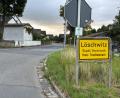 Bild: stg
Die Ortsdurchfahrt von Löschwitz soll im Rahmen der Dorferneuerung verbessert werden. Der Stadtrat gab grünes Licht dafür, sich an der Planungsbeauftragung durch die Teilnehmergemeinschaft zu beteiligen.