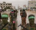 Bild: Abdel Kareem Hana/AP/dpa
Die Hamas drohte Israels Armee angesichts der kürzlich begonnen Bodenoffensive in der Stadt Gaza mit Tausenden Hinterhalten. (Archivbild)