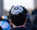 Bild: Hannes P Albert/dpa
Um Antisemitismus zu bekämpfen, stellt ein Bündnis konkrete Forderungen auf (Symbolbild).