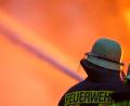 Bild: Christoph Reichwein/dpa
Die Feuerwehr rückte mit einer Vielzahl an Kräften aus. (Symbolbild)