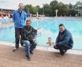 Bild: Hirsch
Bürgermeister Thomas Falter und seine Mitarbeiter Matthias Auburger und Michael Meinhardt (von rechts) verabschiedeten am Mittwoch die letzten Badegäste in die Winterpause.