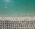 Bild: Thanassis Stavrakis/AP/dpa
Bei Luxusreisen ist Griechenland die beliebteste Destination. (Archivbild)